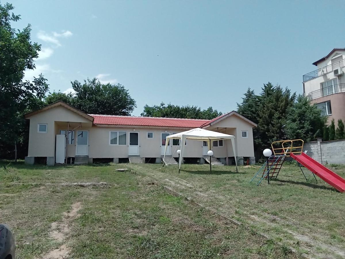 Krimski Guest House And Bungalows Byala  Extérieur photo